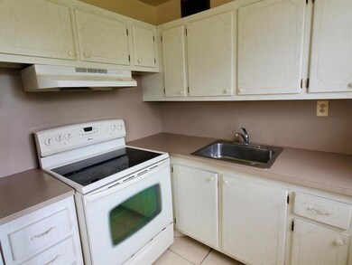 370 Sheffield O, West Palm Beach, FL 33417 - photo 2