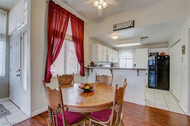 Dining area/Kitchen breakfast bar