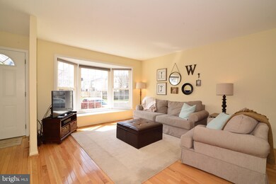 9959 Longford Ct, Vienna, VA 22181 - photo 3