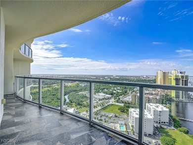 3000 Oasis Grand Blvd unit 2604, Fort Myers, FL 33916 - photo 4