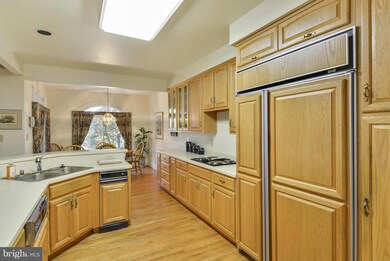 8319 Turnberry Ct, Potomac, MD 20854 - photo 7