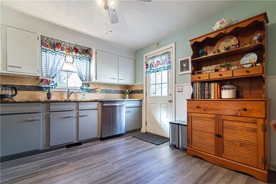 49 Fuller St, Warwick, RI 02889 - photo 5