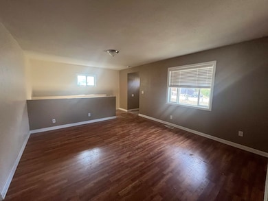 302 S Stewart Dr, Haysville, KS 67060 - photo 4