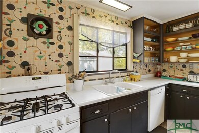 525 Atkinson Ave, Savannah, GA 31404 - photo 7