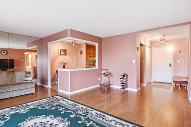 LIVING ROOM/DINING ROOM