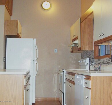 1225 country pl 023