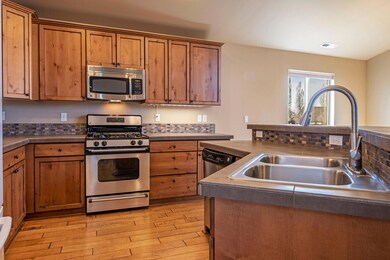 1883 NW Quince Tree Pl Redmond-large-005