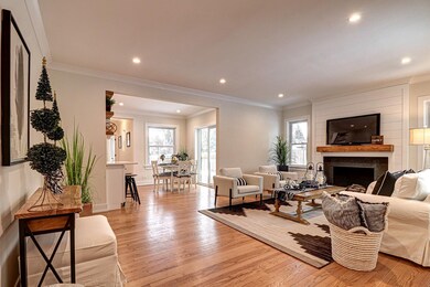 225 N Evergreen Ave, Elmhurst, IL 60126 - photo 3