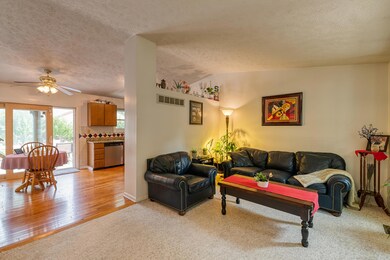 5827 Laporte Dr, Lansing, MI 48911 - photo 4