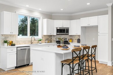 29 Michigan Ave Middletown-large-011-012