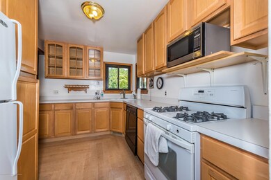 4 Hemlock Dr-7