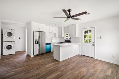 923 Knight St unit E, Houston, TX 77022 - photo 6