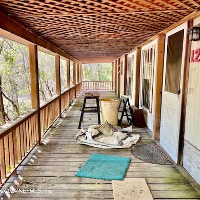 127 Bluegill Dr, Interlachen, FL