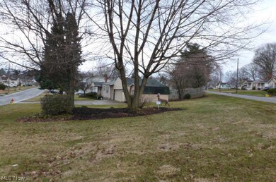 59 Iroquois St, Struthers, OH 44471 - photo 3