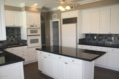 gondola kitchen 2