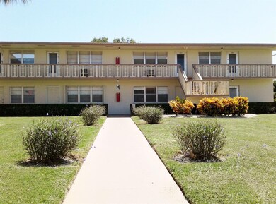 173 Norwich H, West Palm Beach, FL 33417 - photo 2