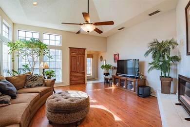 1925 Realistic Dr, Bedford, TX 76021 - photo 5