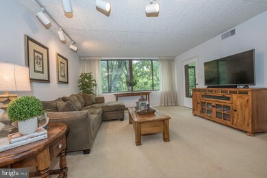 19 Rock Hill Rd unit 2E, Bala Cynwyd, PA 19004 - photo 3