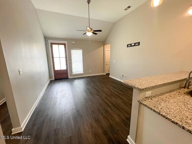 753 Bennett Cir, Byhalia, MS 38611 - photo 5