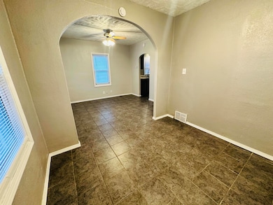 1811 W 4th St, Hastings, NE 68901 - photo 3