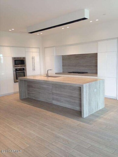 Kitchen w/ island