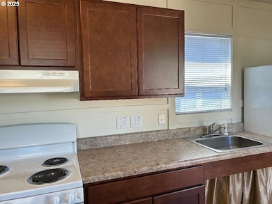 5000 NE Stephens St unit 25, Roseburg, OR 97470 - photo 4