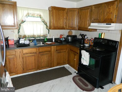 42 Primrose Ln, Willingboro, NJ 08046 - photo 6