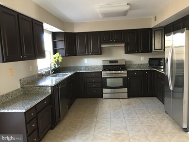 12 Stags Leap Ct, Germantown, MD 20874 - photo 4