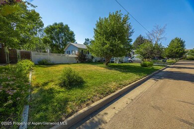 558 Steele St, Craig, CO 81625 - photo 2
