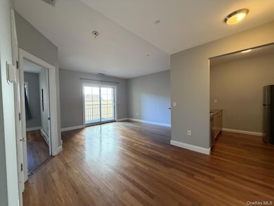 543 Main St unit 204, New Rochelle, NY 10801 - photo 2