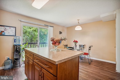 7402 Catterick Ct, Windsor Mill, MD 21244 - photo 5