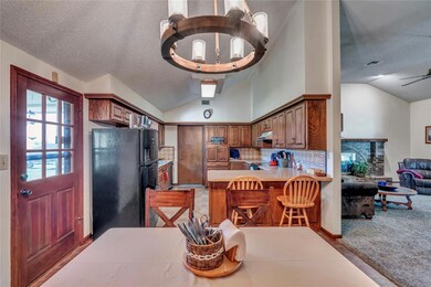 1709 Adams Ln, Azle, TX 76020 - photo 7