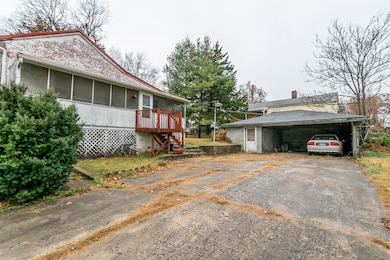 622 7th St, Boonville, MO 65233 - photo 3