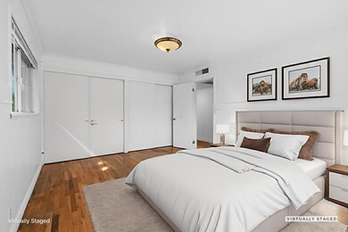 27-web-or-mls-8Q0A9906 - Bedroom - Stand