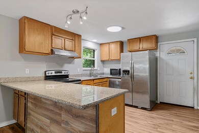 404 W 1st Ave, Crestview, FL 32536 - photo 5