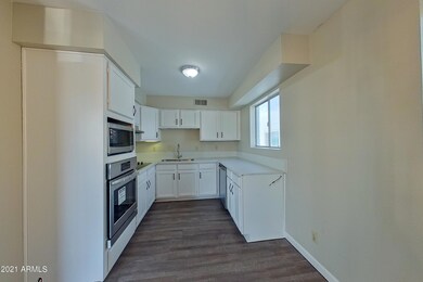 523 E Roanoke Ave Apt C-print-004-005-16