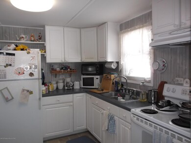 811 Bethany Turnpike, Honesdale, PA 18431 - photo 4