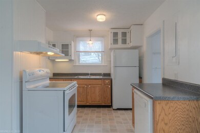 Eat-in kitchen