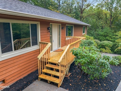 5.5-034-3320hazelwoodCourt