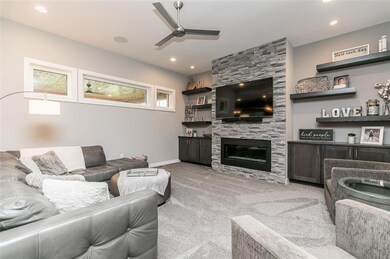 3009 Forrest Meadow Ln, Hiawatha, IA 52233 - photo 6