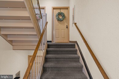 12241 Stevenson Ct, Woodbridge, VA 22192 - photo 3