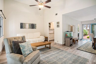 8 Duffers Court C - Living