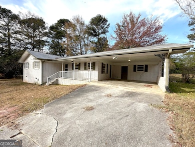 423 Center Cir SW, Conyers, GA 30094 - photo 4