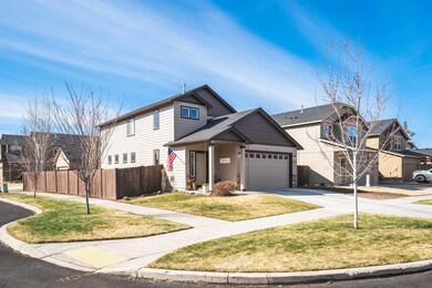 20567 SE Goldenrod Ln, Bend, OR 97702 - photo 3