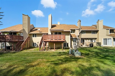 5618 Linden Cir unit 10, Johnston, IA 50131 - photo 2