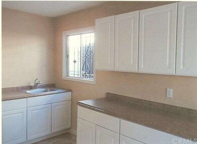 446 W Peach St, Compton, CA 90222 - photo 5