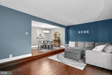 12514 Willow Spring Cir, Germantown, MD 20874 - photo 2