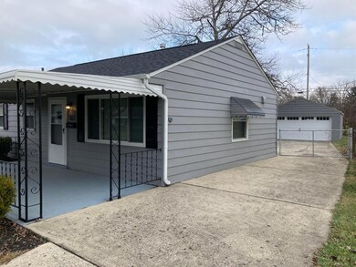 262 Saint Christopher Ln, Columbus, OH 43213 - photo 3