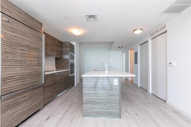Icon Bay unit 607, Miami, FL 33137 - photo 5