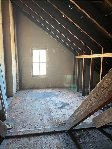 421 E Washington St, Slatington, PA 18080 - photo 3